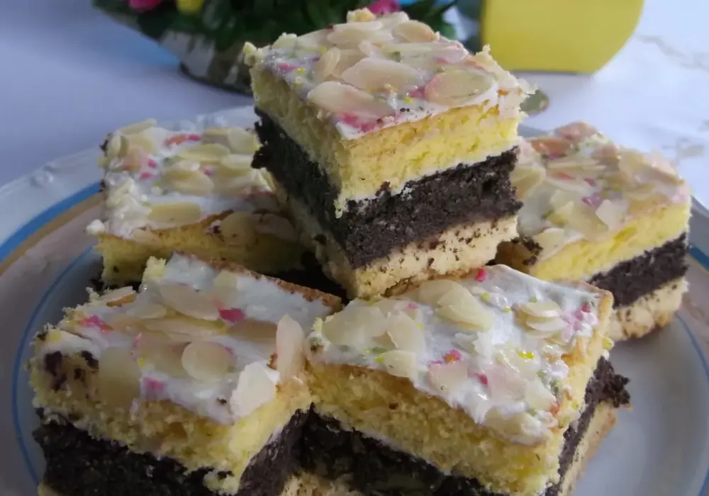 Mazurek makowy - przepis idealny? Kruchy spód i gęsta masa!