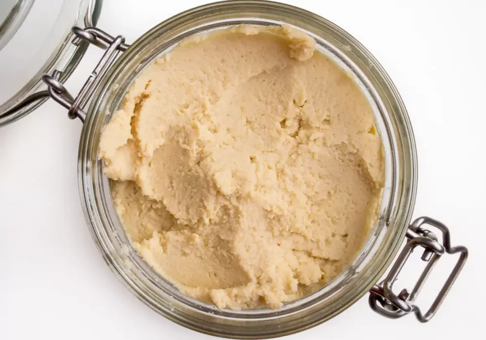 Domowy hummus - Jak zrobić idealnie kremową i gładką pastę?
