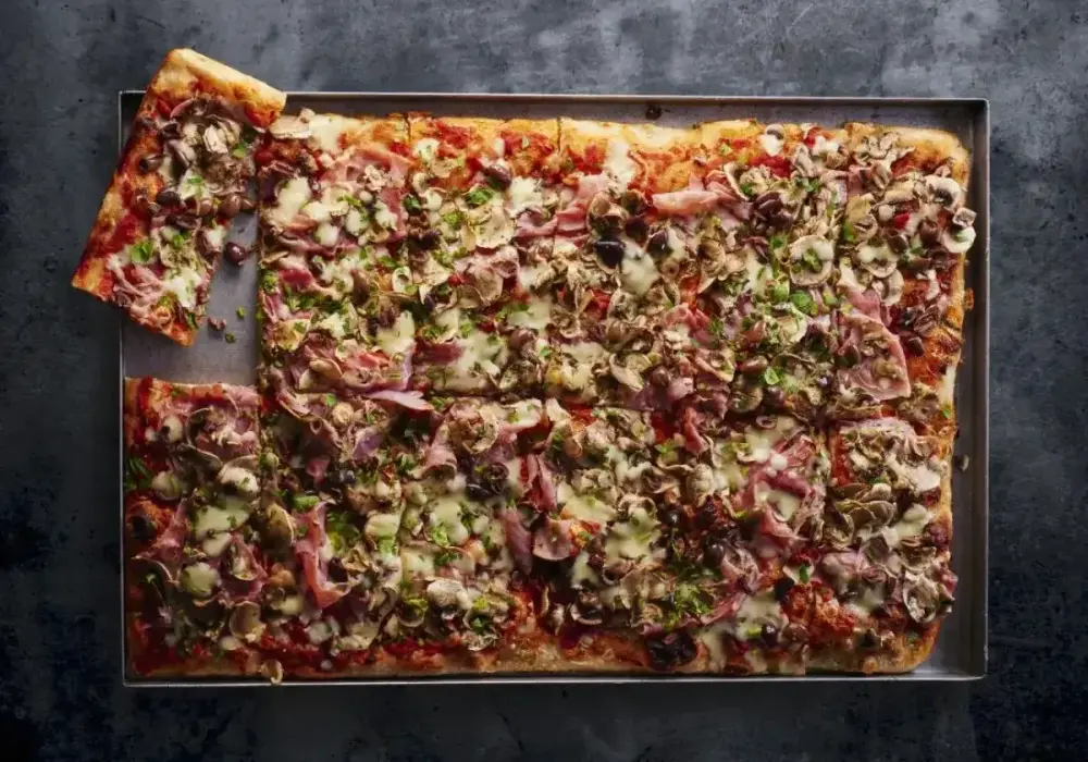 Najlepsza domowa pizza - Jak zrobić idealne ciasto i chrupiący spód?