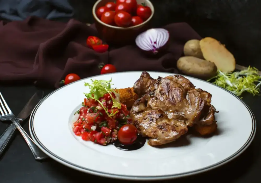 Udziec wołowy – soczysta pieczeń i zrazy? Poradnik