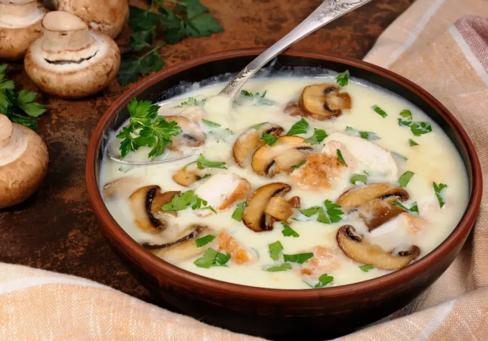 Zupa pieczarkowa - przepis babci. Jak zrobić idealną?
