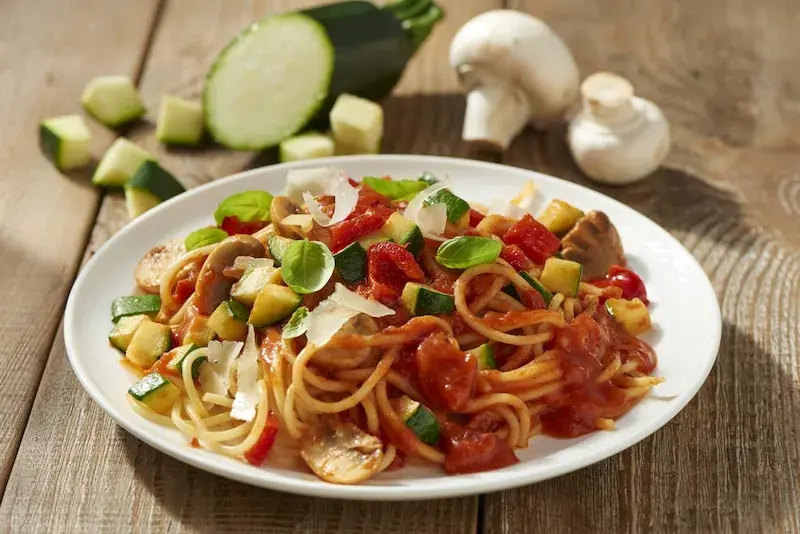 Szybkie spaghetti z pieczarkami bez mięsa - pyszny i łatwy przepis