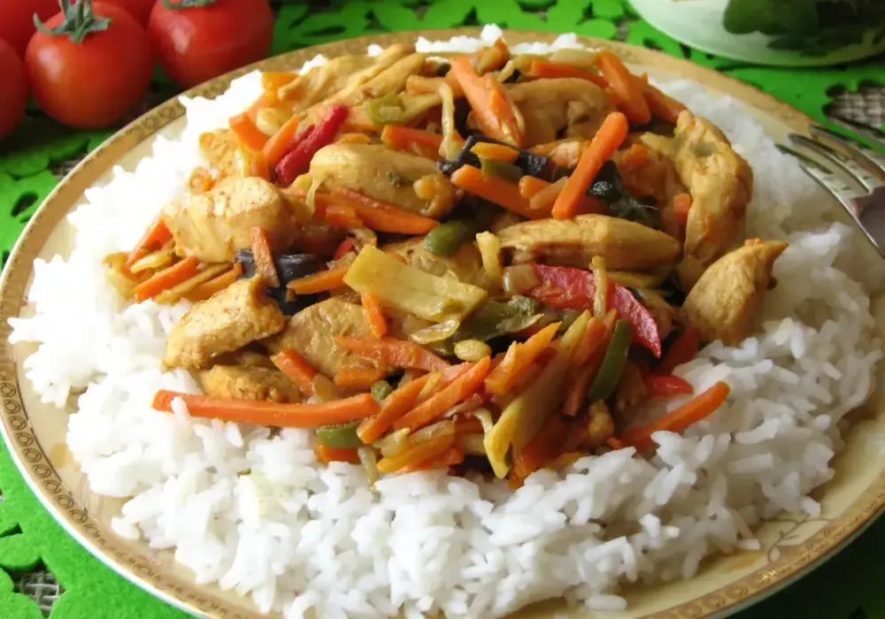 Kurczak po chińsku - Soczysty stir-fry w sosie sojowym
