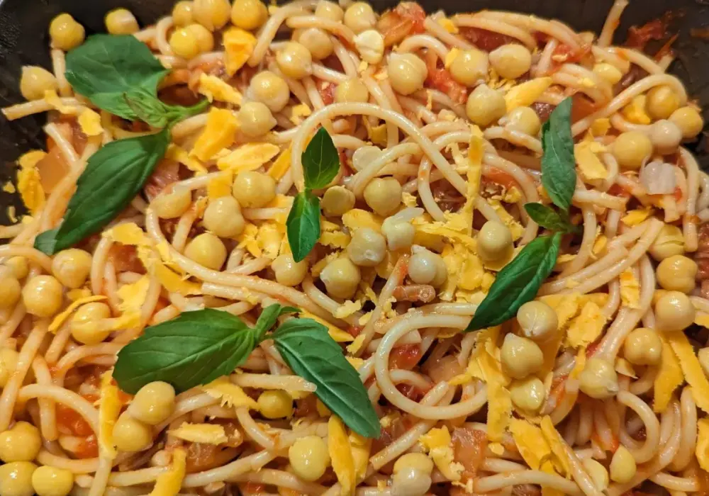 Proste i smaczne spaghetti wegetariańskie z warzywami na szybko