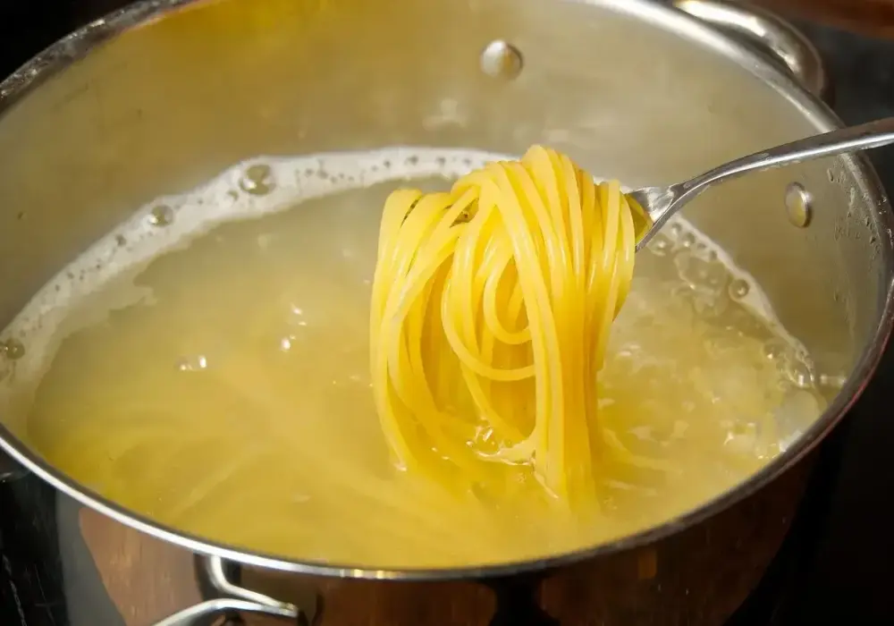 Makaron spaghetti surowy kcal – ile naprawdę ma kalorii?