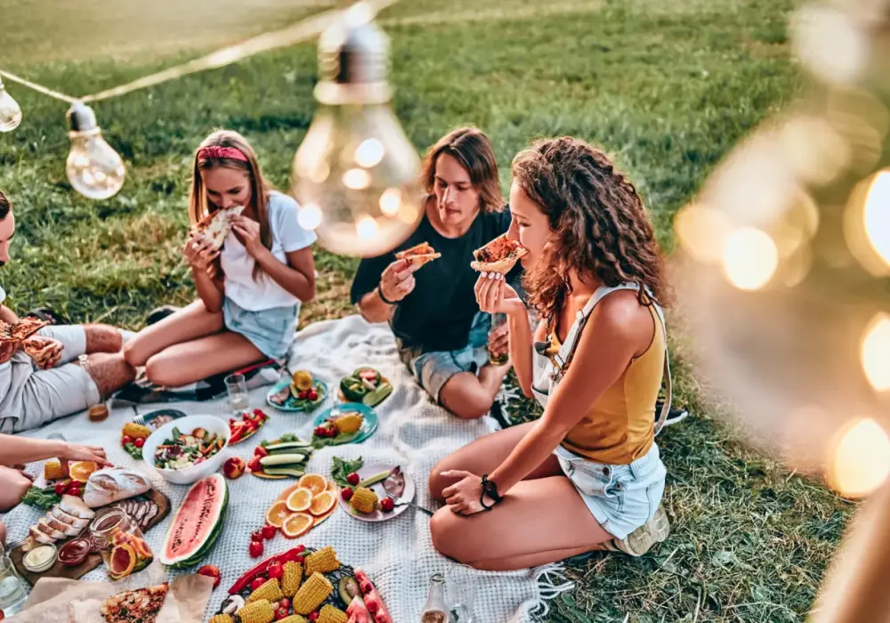 Co jeść latem? Uniwersalne pomysły na lekki obiad lub lunch