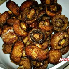 Usmażone pieczarki, idealne do sałatki. Zobacz, jak ugotować pieczarki do sałatki, by były pyszne i aromatyczne.
