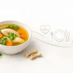 Aromaticzny rosół z kurczaka z marchewką i natką pietruszki. Czy rosół jest lekkostrawny? Tak, to idealny wybór dla zdrowia.