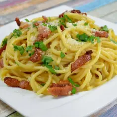 Prawdziwe spaghetti carbonara: unikaj błędów w przygotowaniu dania