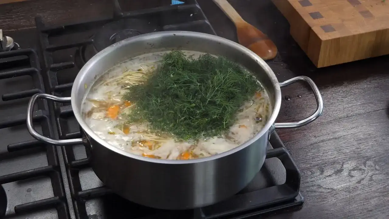 Zdjęcie Jaka zupa z makaronem? Odkryj proste i smaczne przepisy na każdą porę roku