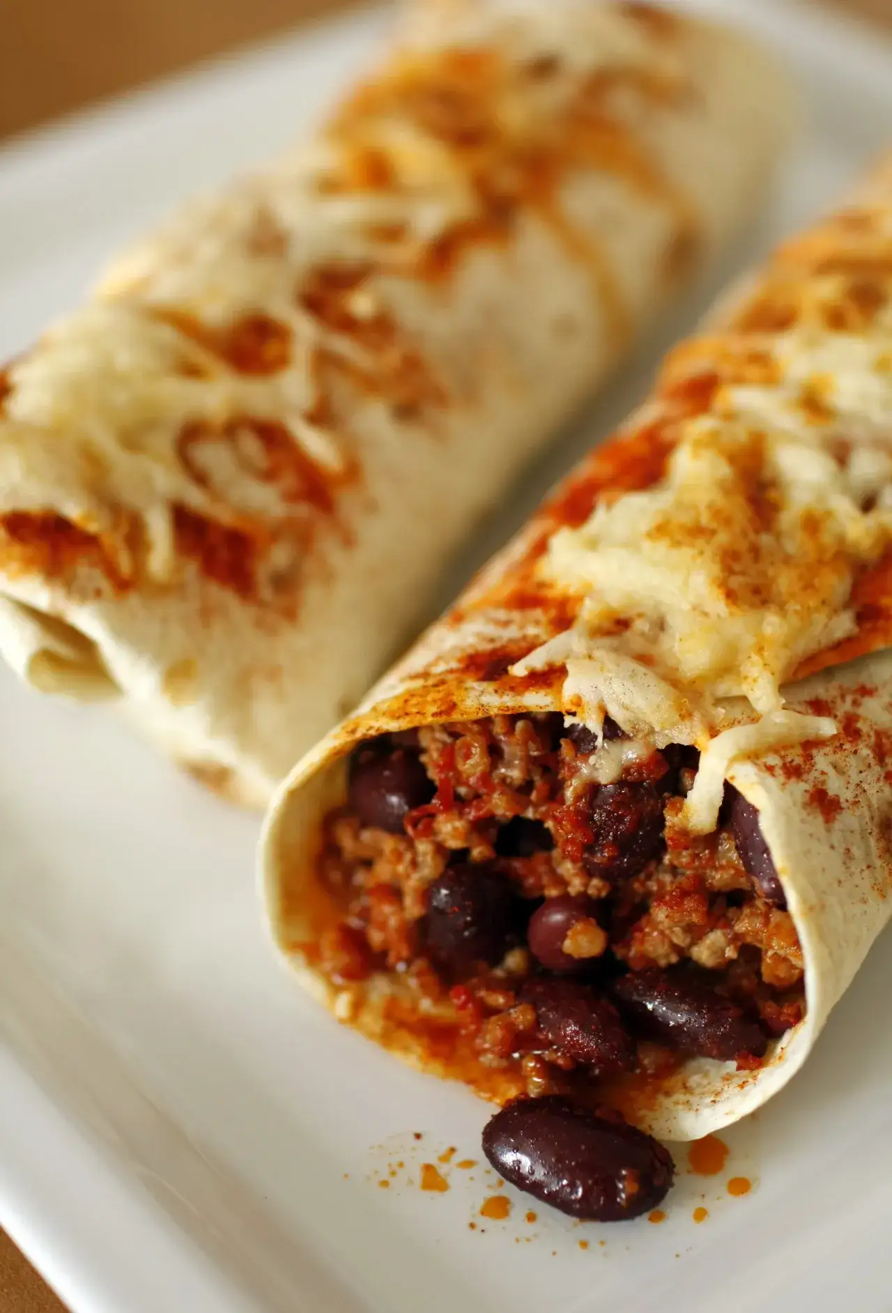 Zdjęcie Pyszne burrito z wołowiną - łatwy przepis na idealne danie meksykańskie