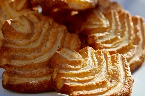 Ciasto francuskie kcal - Ile ma 100g i jak liczyć gotowy wypiek?
