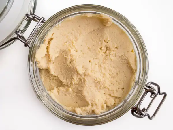 Domowy hummus - Jak zrobić idealnie kremową i gładką pastę?
