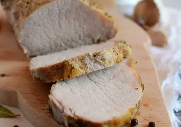 Schab pieczony w mleku - Soczysty i delikatny, bez wysuszania!