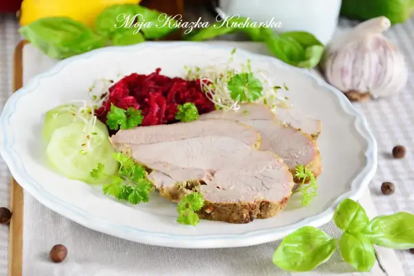 Udziec z indyka duszony w sosie – jak zrobić idealny?
