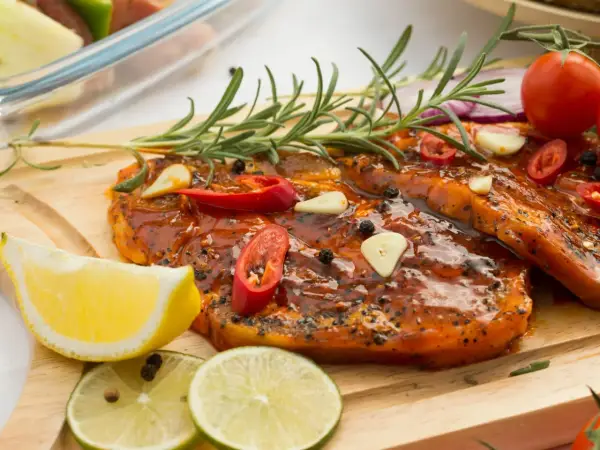 Przyprawy do karkówki - Jak marynować na grill, patelnię, do piekarnika?