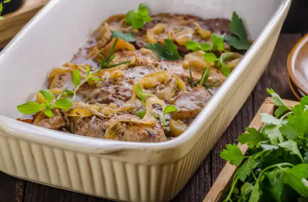 Łopatka pieczona w piekarniku - Zawsze soczysta i miękka!