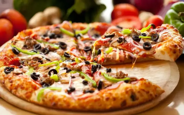 Dzień Pizzy - Jak świętować i upiec idealną pizzę w domu?