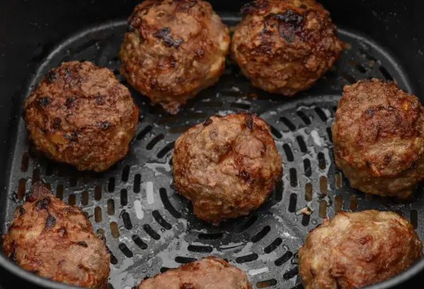 Kotlety mielone w airfryerze - Czas i temperatura idealne!