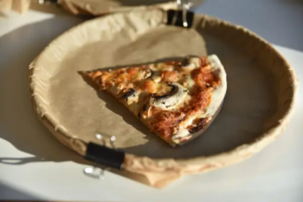 Ile kcal ma kawałek pizzy? Sprawdź kaloryczność różnych rodzajów